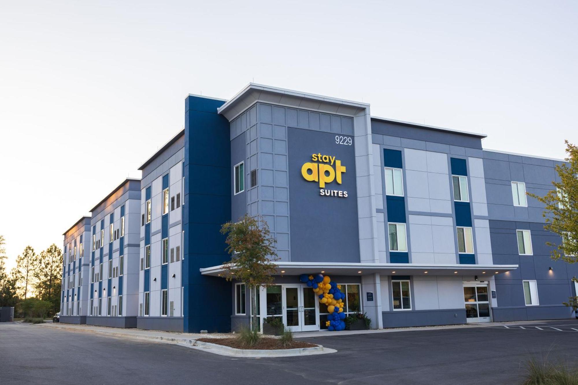 Stayapt Suites Pensacola-Uwf/Florida Hospital Area Ferry Pass ภายนอก รูปภาพ
